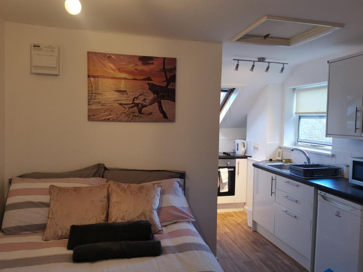 Unique Studio III With Free Wifi Мейдстън Екстериор снимка